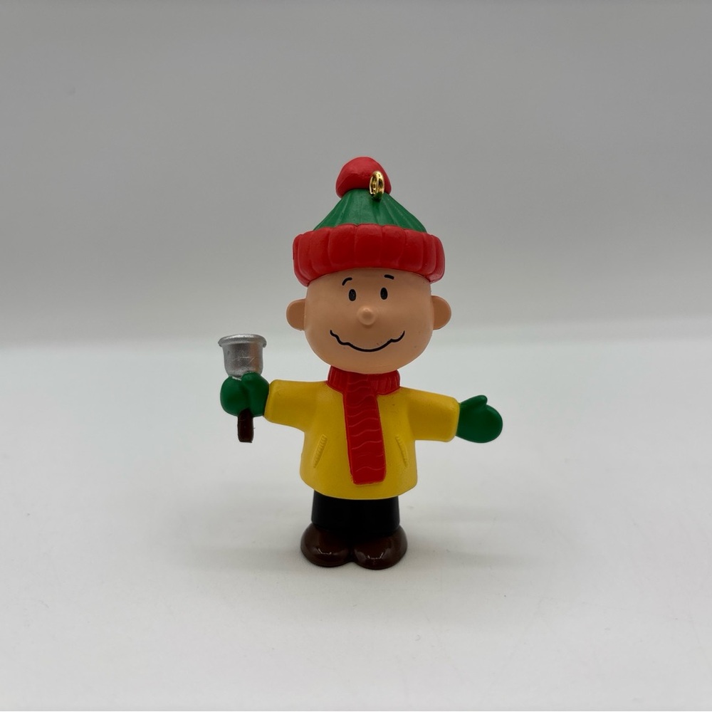 Hallmark Keepsake Ornament 1995 Charlie‎ Brown One Of Four Ornaments Handcrafted